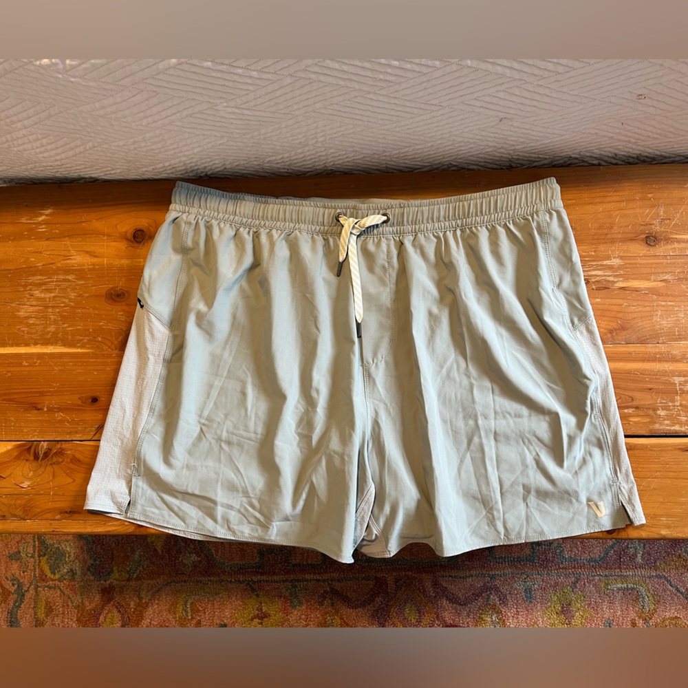 Vuori lined 4in shorts